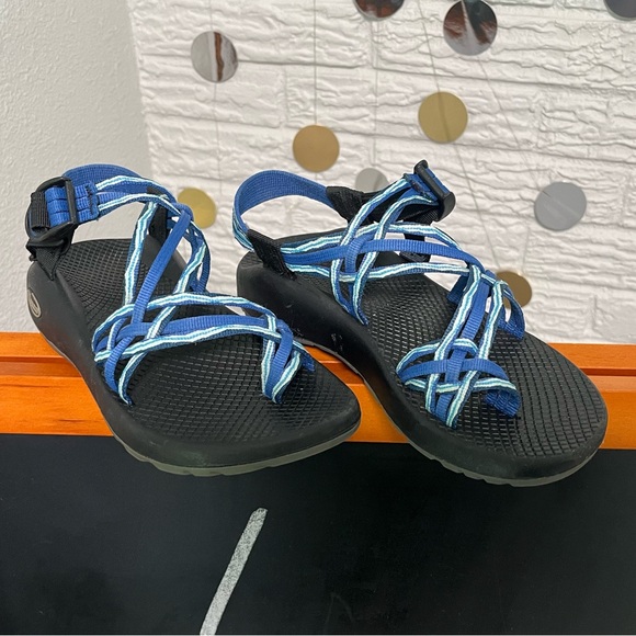 Chacos adjustable strap sandal - Picture 2 of 7